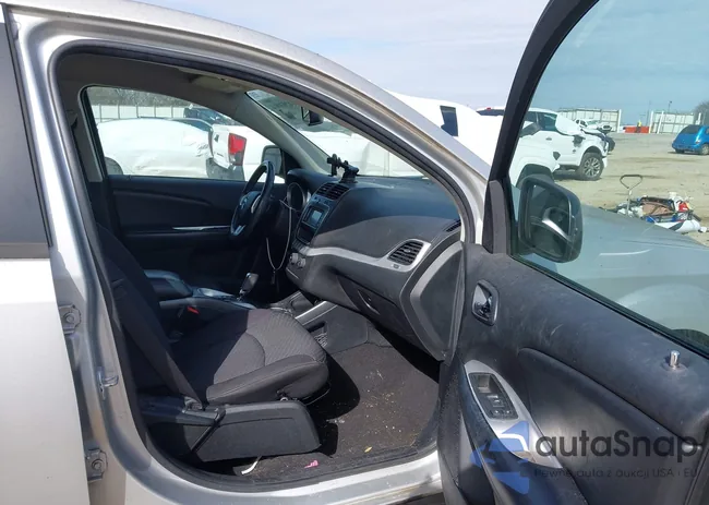 3C4PDCABXET101061: 44203004