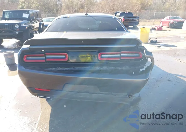 2C3CDZJG8NH223685: 44203057