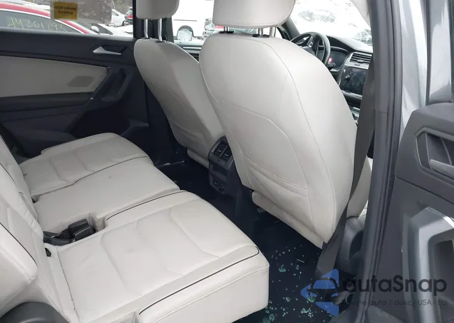 3VV4B7AX3LM112424: 44203079