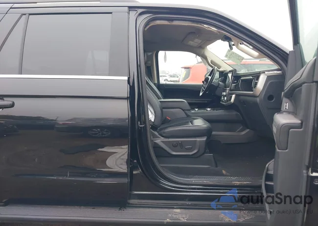 1FMJK1J82REA24952: 44203139