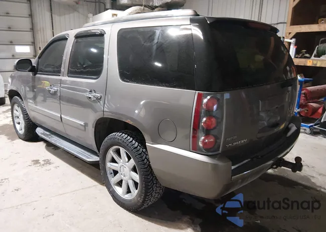 1GKS2EEF7CR321132: 44203360