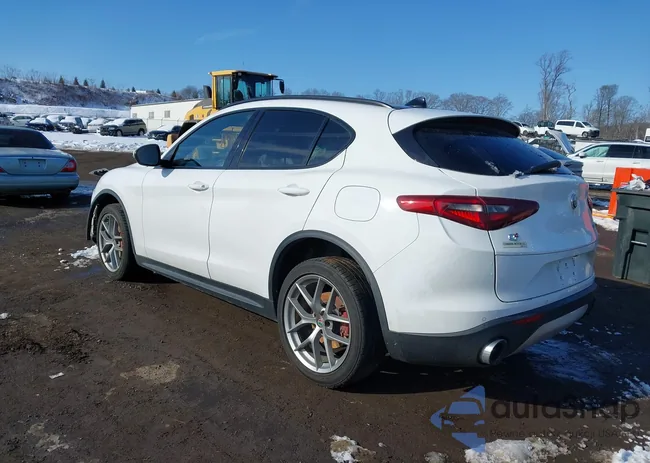 ZASFAKNN3J7B86401: 44204413