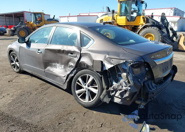 1N4AL3AP5FC107857: 44204474