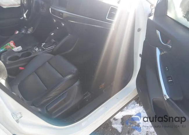 JM3KE4DY0G0812823: 44204551