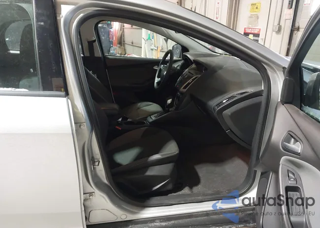 1FAHP3F2XCL445735: 44204595