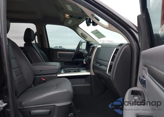 1C6RR6LT7JS331242: 44204637