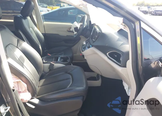 2C4RC1BG2HR516134: 44204795