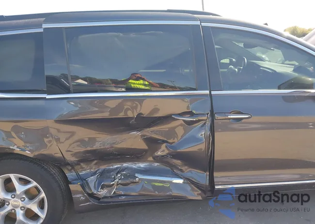 2C4RC1BG2HR516134: 44204795