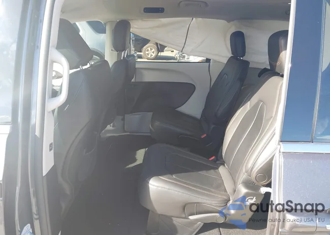 2C4RC1BG2HR516134: 44204795