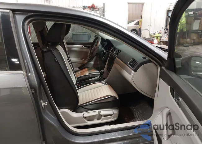 1VWAT7A34GC003471: 44204809