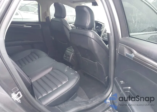 3FA6P0MU5KR195749: 44204849