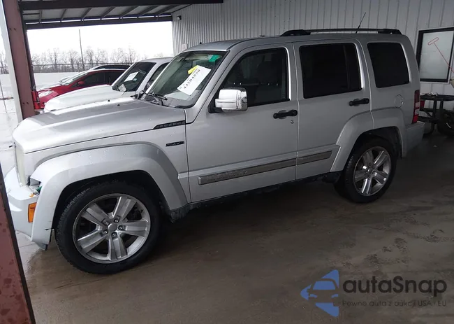 1J4PP2GK8BW560663: 44204850