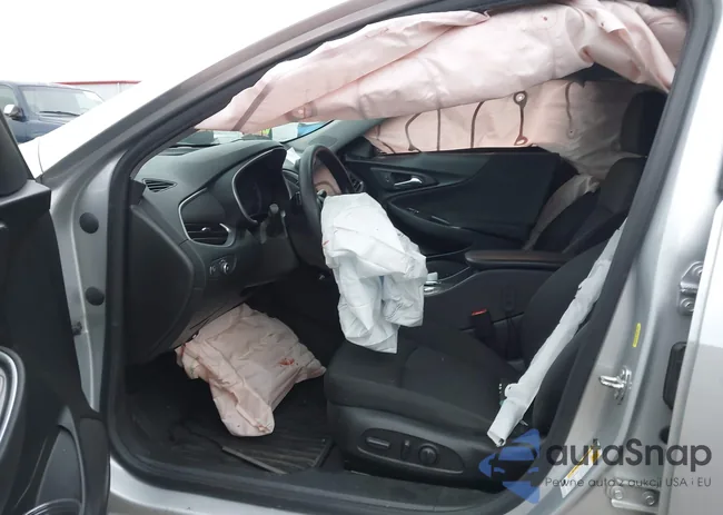 1G1ZD5ST3NF136829: 44204866