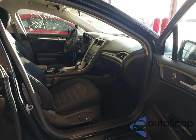 3FA6P0H72GR143894: 44204885