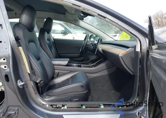 5YJ3E1EB7JF119598: 44204943