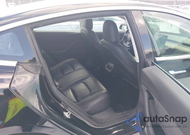 5YJ3E1EB8KF211465: 44204065