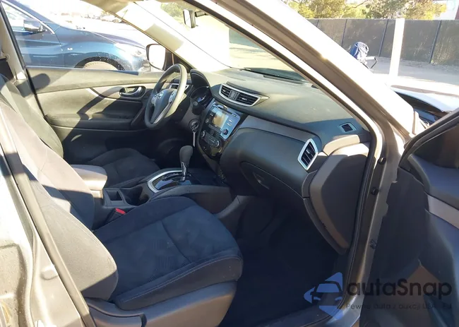 JN8AT2MT0GW008946: 44204275