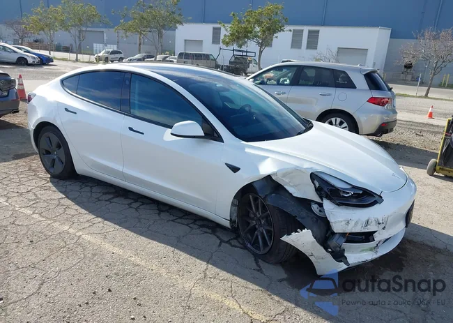 5YJ3E1EA1PF606005: 44204341