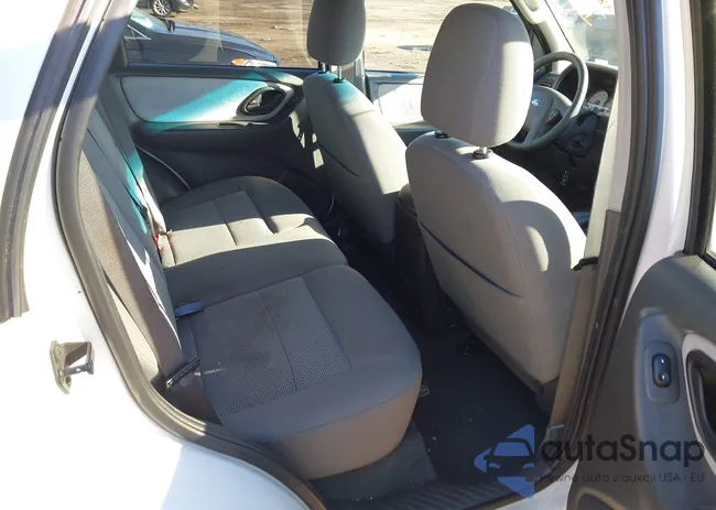 1FMYU03ZX6KA05538: 44204386