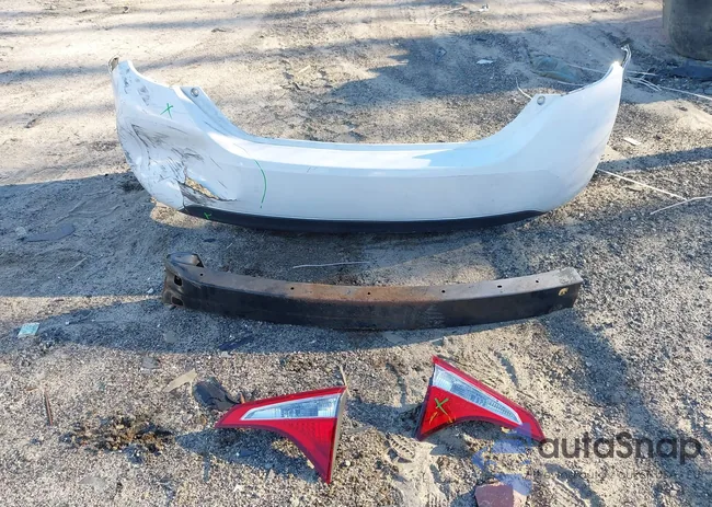 2T1BURHE3GC738165: 44205561