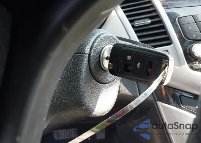 1G1PE5SB9G7176776: 44205571