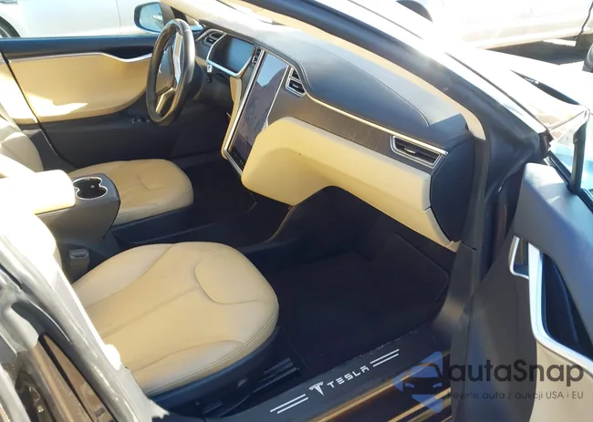 5YJSA1CG0DFP14013: 44205581