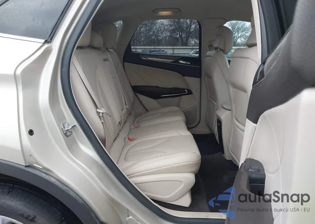 5LMCJ1C98HUL56400: 44205602