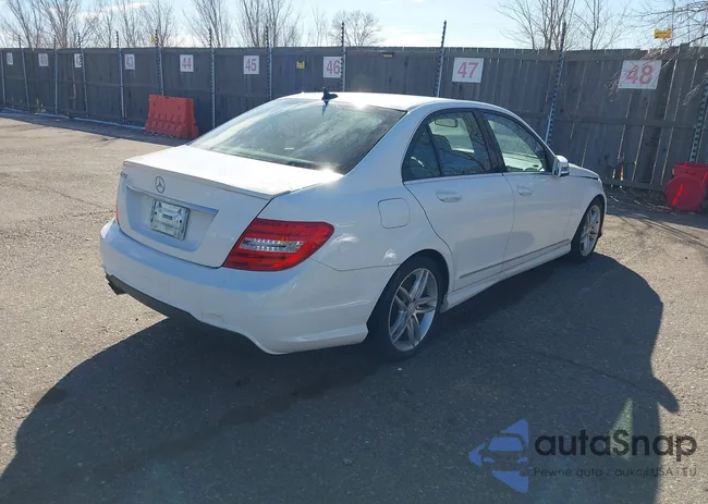 WDDGF4HB8ER315566: 44205610