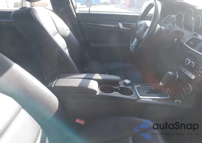 WDDGF4HB8ER315566: 44205610