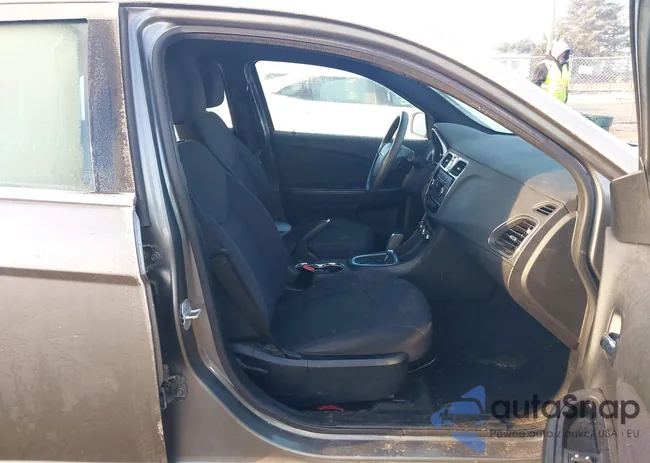 1C3CCBAB4CN273874: 44205633