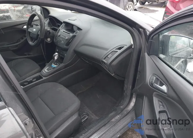 1FADP3F2XGL269144: 44205696