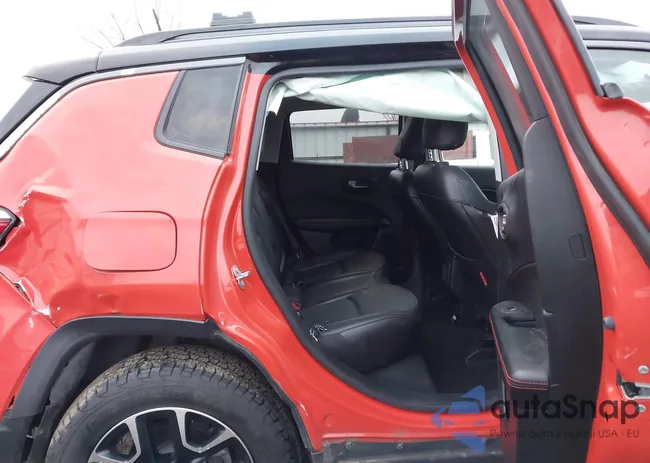 3C4NJDDB7LT255497: 44205709