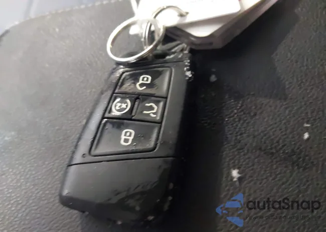 3VVUC7B28SM035242: 44205905