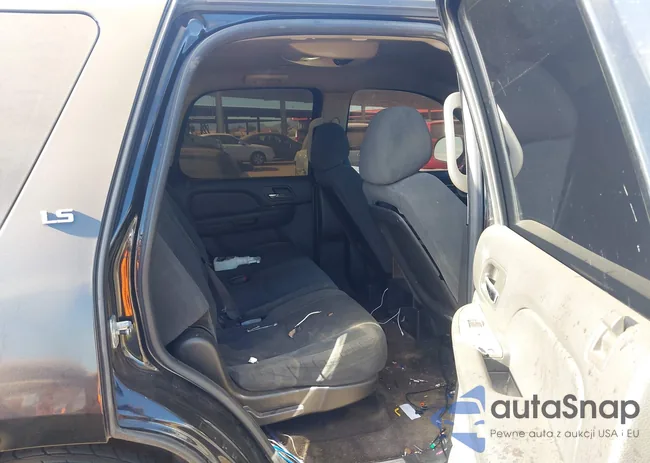 1GNFC13C49R138010: 44206923