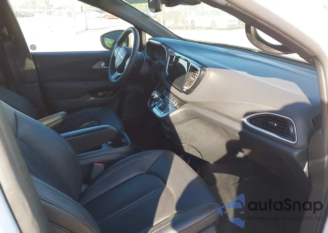 2C4RC1BG2SR548220: 44206179