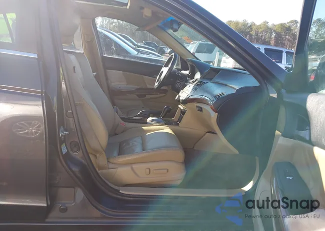 1HGCP2F88BA148249: 44206218