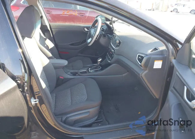 KMHC65LD9KU182831: 44206288