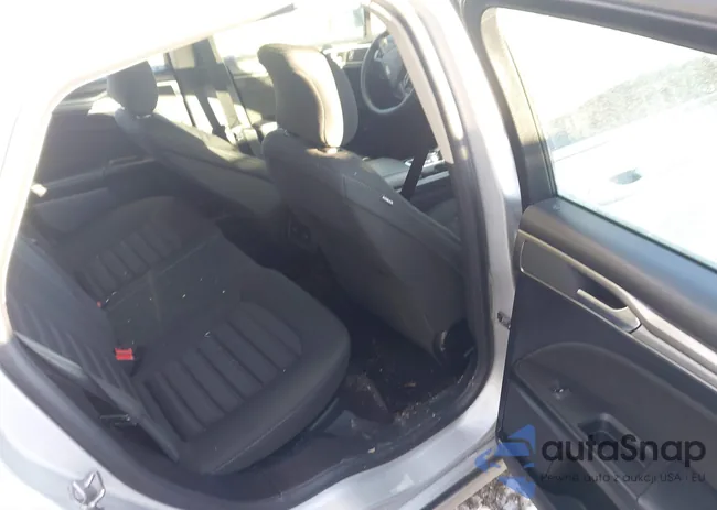 3FA6P0LU8KR147812: 44207430