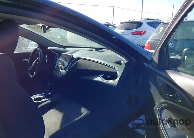 1G1ZE5ST6GF340427: 44207633