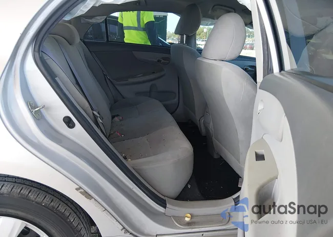 2T1BU40E49C027981: 44207736