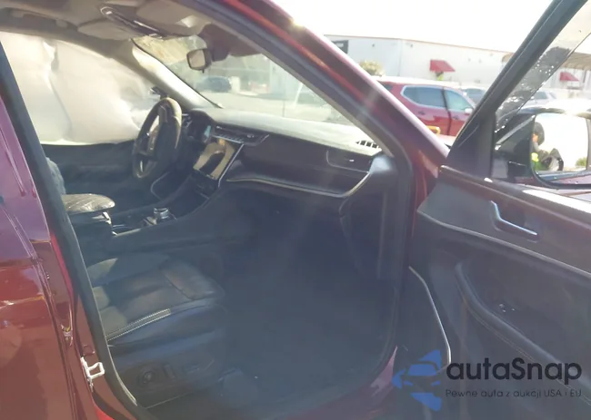 1C4RJKBG0M8108829: 44207782