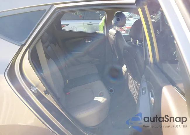 KM8JU3AC6BU215859: 44207860