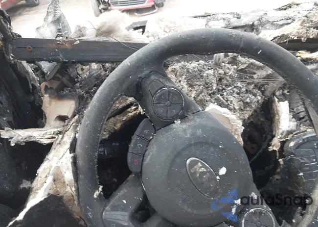 KNDJX3A57G7842217: 44207867