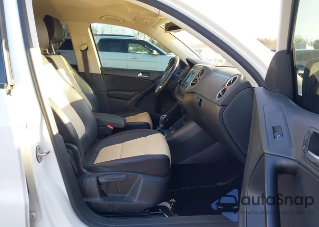 WVGAV7AX8HK000768: 44207919