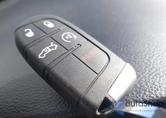 1C3CCCAB8FN711502: 44207928