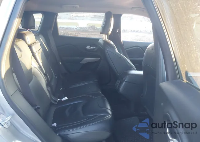 1C4PJMCS6HW576040: 44207292