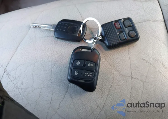 2MHHM75V28X609481: 44207310