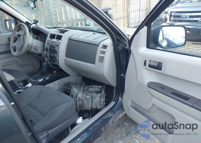 1FMCU92Z28KC09088: 44208582