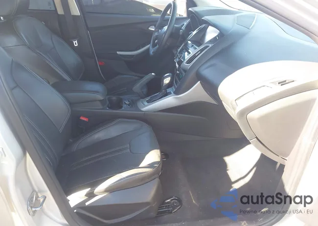 1FADP3F28EL354450: 44208643