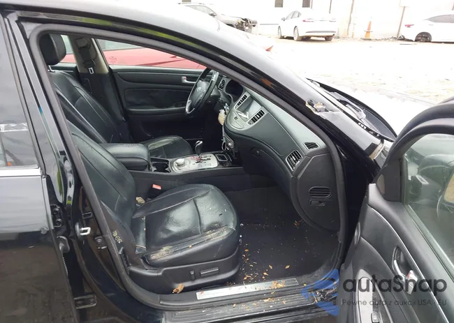 KMHGC4DD1DU240811: 44208687